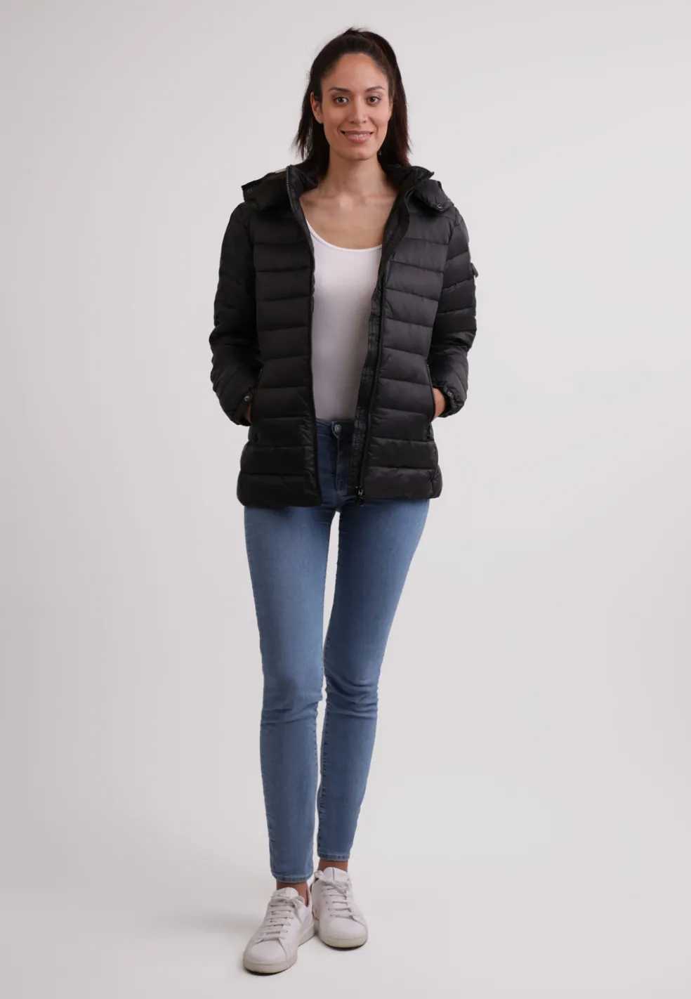 Daunenjacke mit Kapuze und Kaschmirfutter schwarz