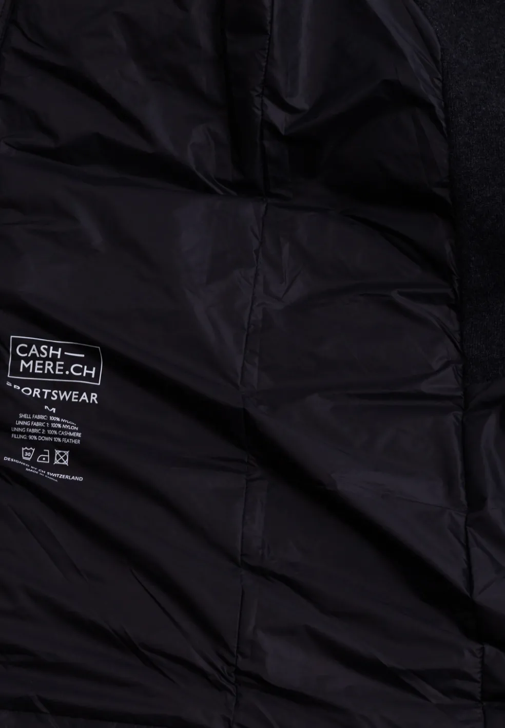 Daunenjacke mit Kapuze und Kaschmirfutter schwarz