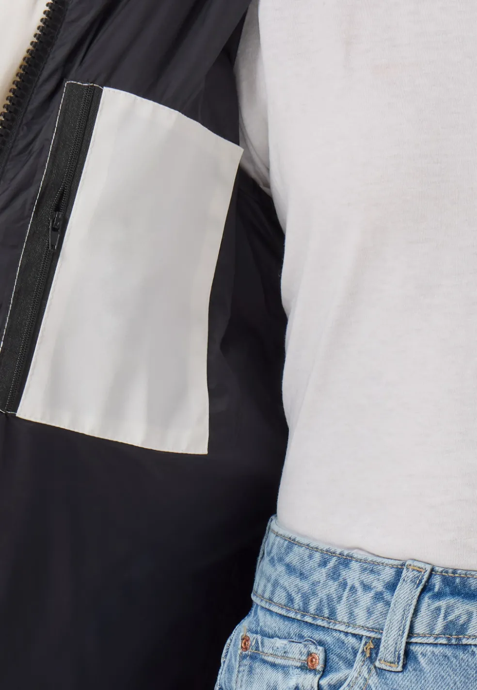 Daunenparka mit Kapuze und Kaschmirfutter weiss