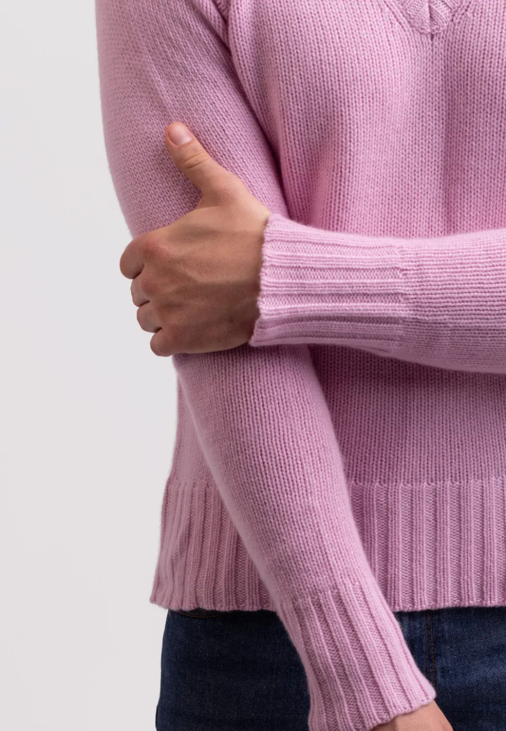 Grobgestrickter Recycelter Kaschmir V-Ausschnitt Pullover rosa