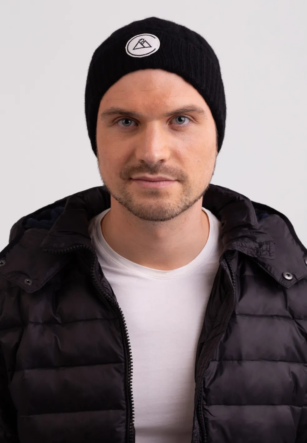 Kaschmir Mütze mit Zopfmuster schwarz