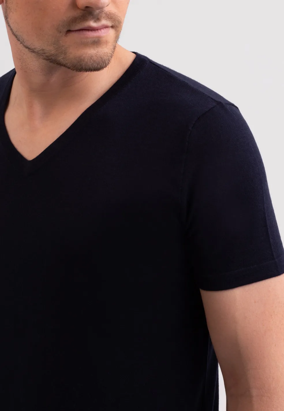 Kaschmir T-Shirt mit V-Ausschnitt marine blau