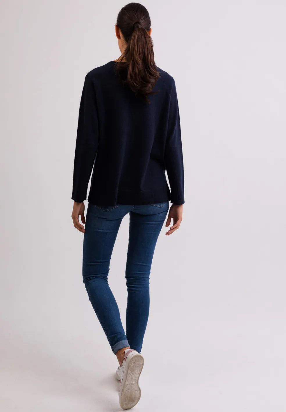 Kaschmir V-Ausschnitt Pullover mit Seitenschlitzen marine blau