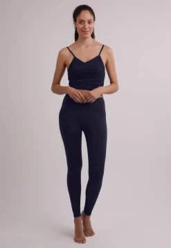 Yoga Top mit gekreuztem Rücken in Bambus navy