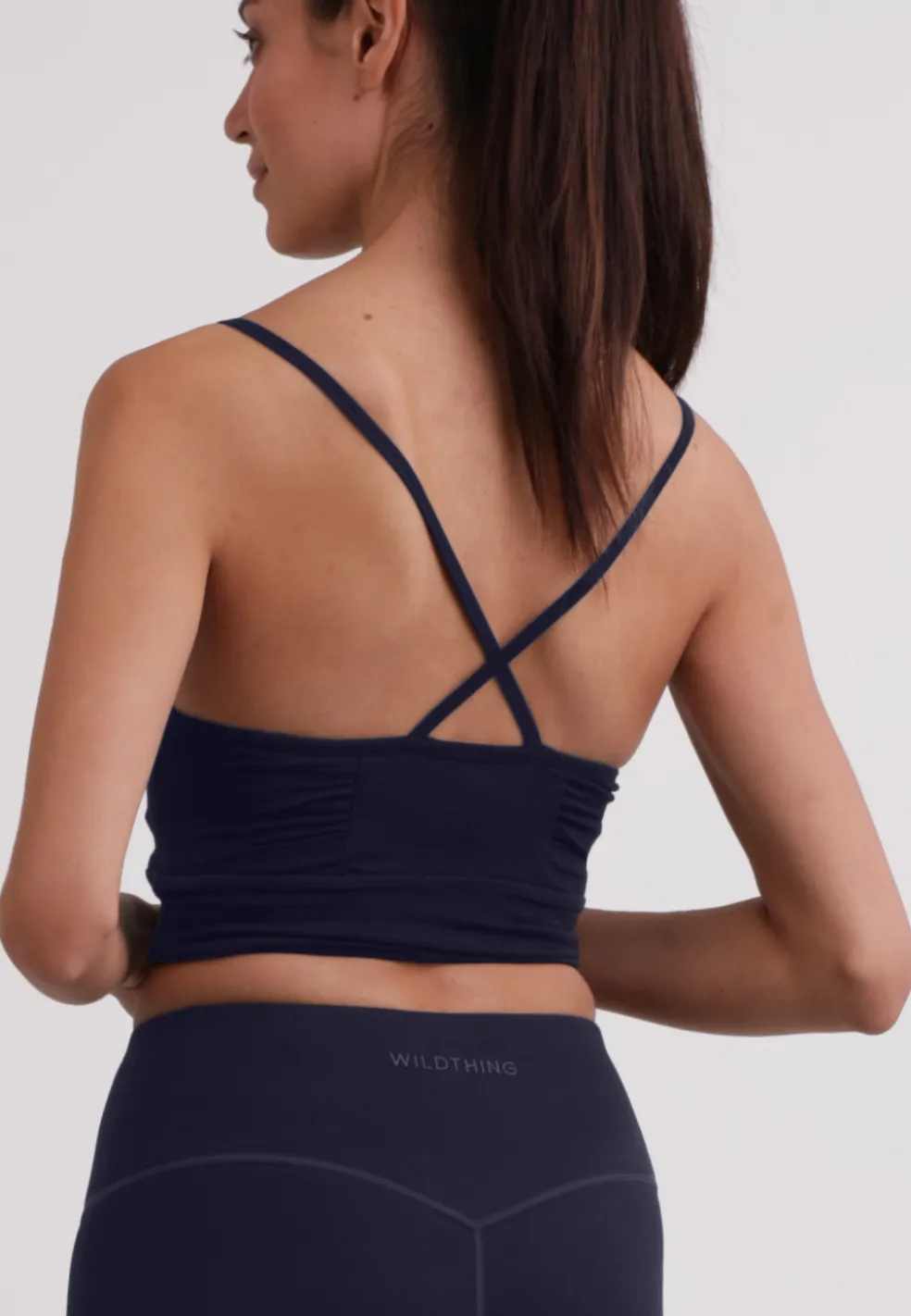 Yoga Top mit gekreuztem Rücken in Bambus navy
